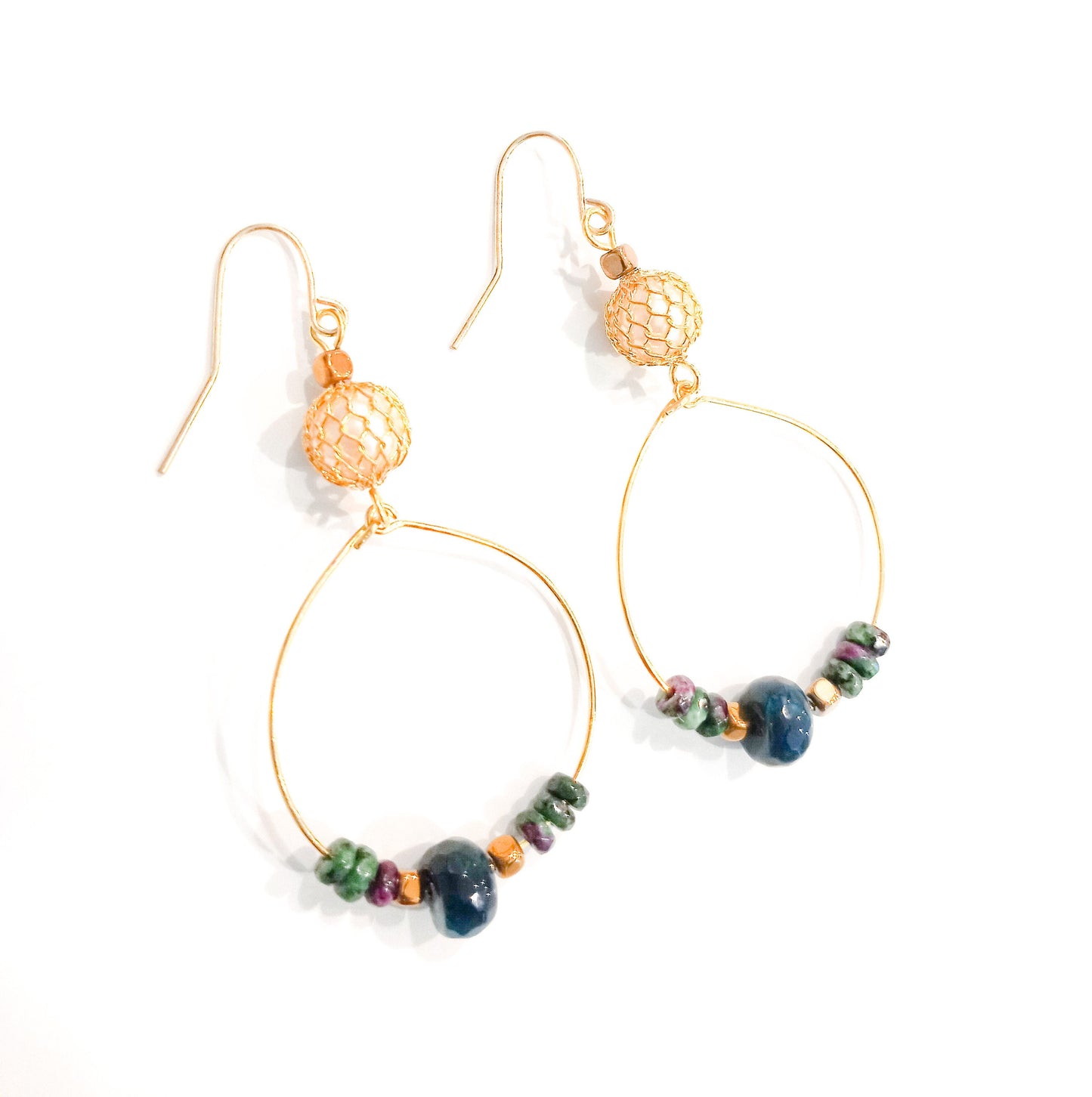 Earrings Nk Golden hoop Earrings in Gold with a Green agate and with gold and glass pearls