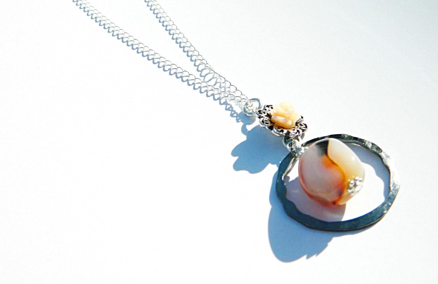 Agate Orange Creme colored gemstone, sterling silver necklace, Stylish Necklace, Fashionable Necklace, Trending style