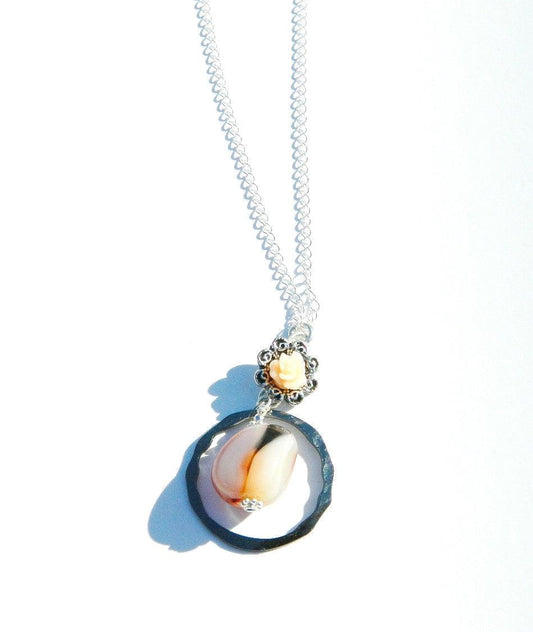 Agate Orange Creme colored gemstone, sterling silver necklace, Stylish Necklace, Fashionable Necklace, Trending style